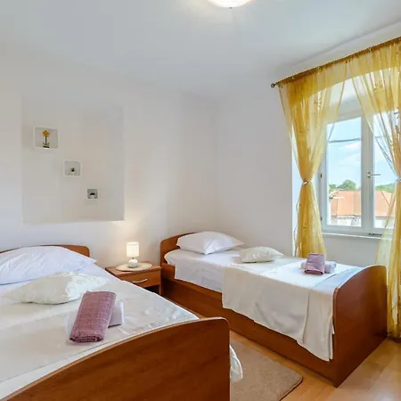 Apartment Mare Milna (Brac)