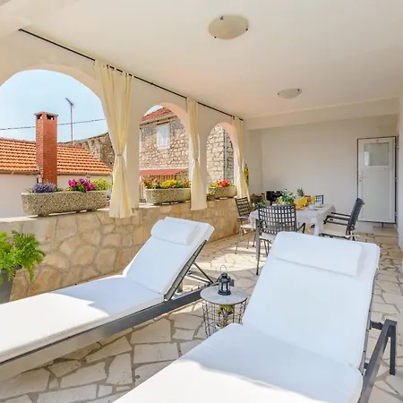 Mare Apartment