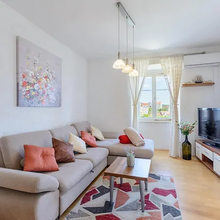 Mare Apartment *